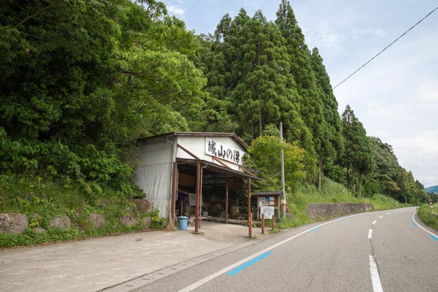 湧水水くみ場駐車場